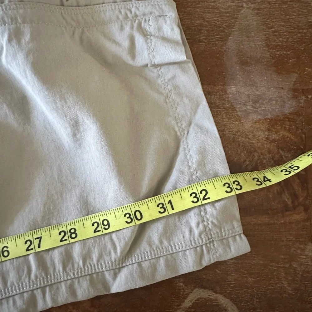 The North Face khaki zip off nylon convertible hiking pants size Large Long‎